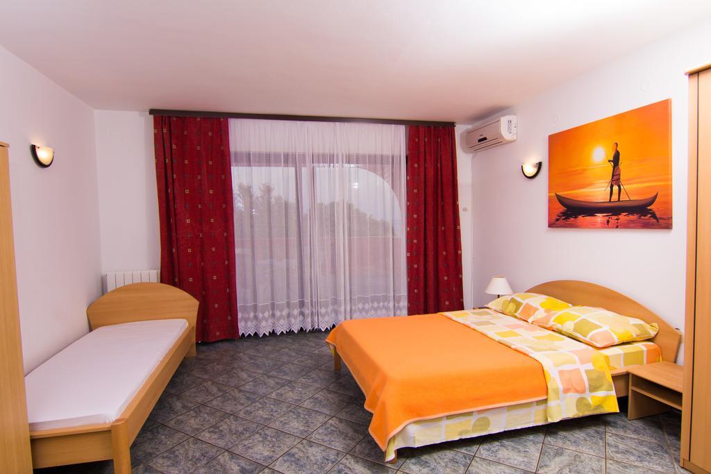 Apartmani Zuzic Krk Town Pokój zdjęcie