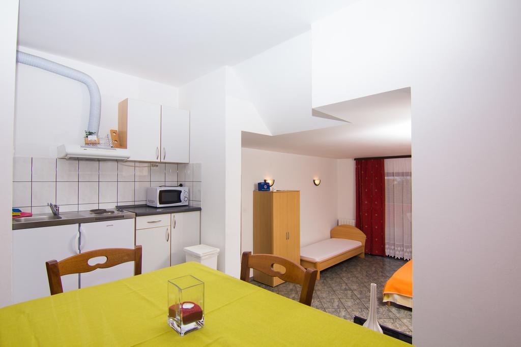 Apartmani Zuzic Krk Town Pokój zdjęcie