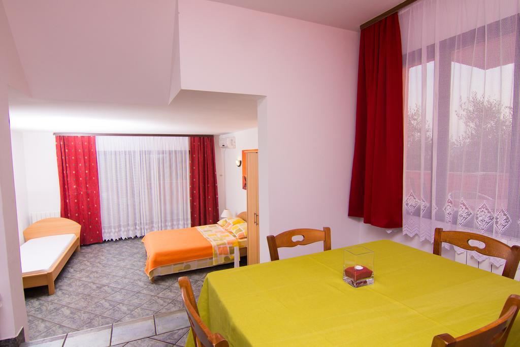 Apartmani Zuzic Krk Town Pokój zdjęcie